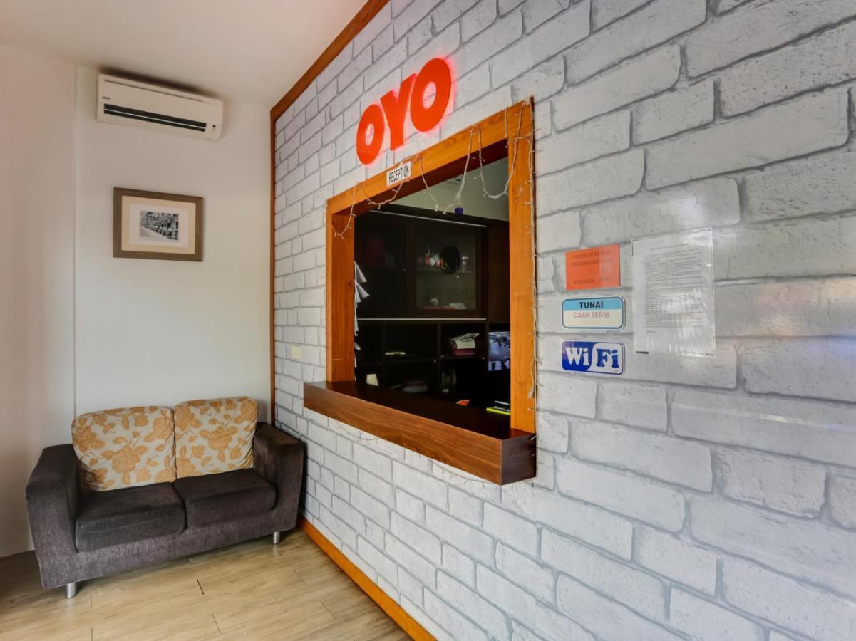 Oyo 89617 Selesa View Hotel Bukit Gambir Exterior photo